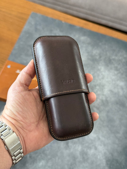 "The Classic" Dark Brown Cigar Case - 2 Cigar 52-56 Ring